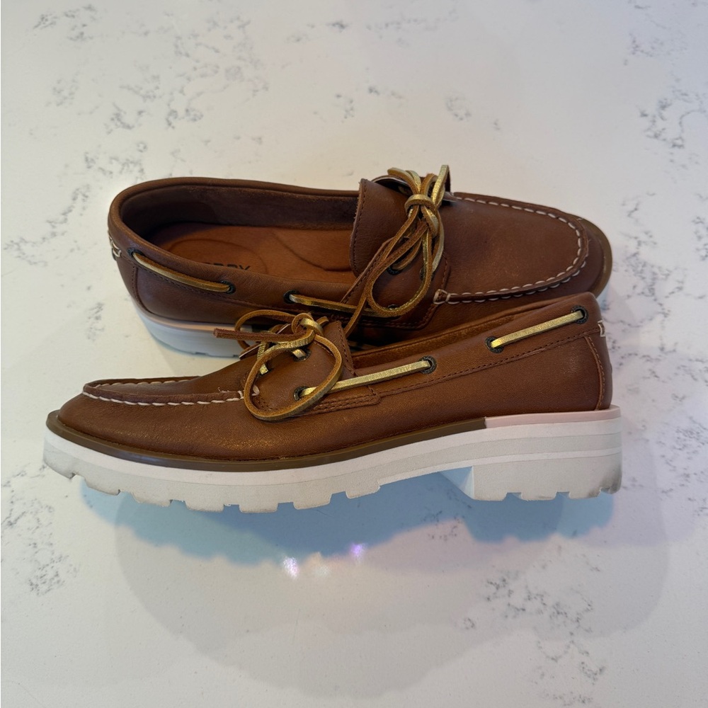 Women’s Sperry lug-sole boat shoe 8.5 loafers